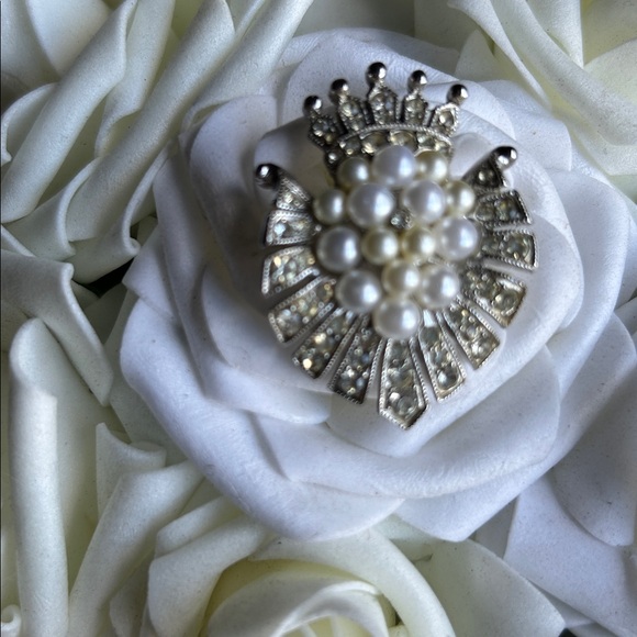 Eisenberg Ice Pearl and Crystal Brooch - Picture 2 of 6